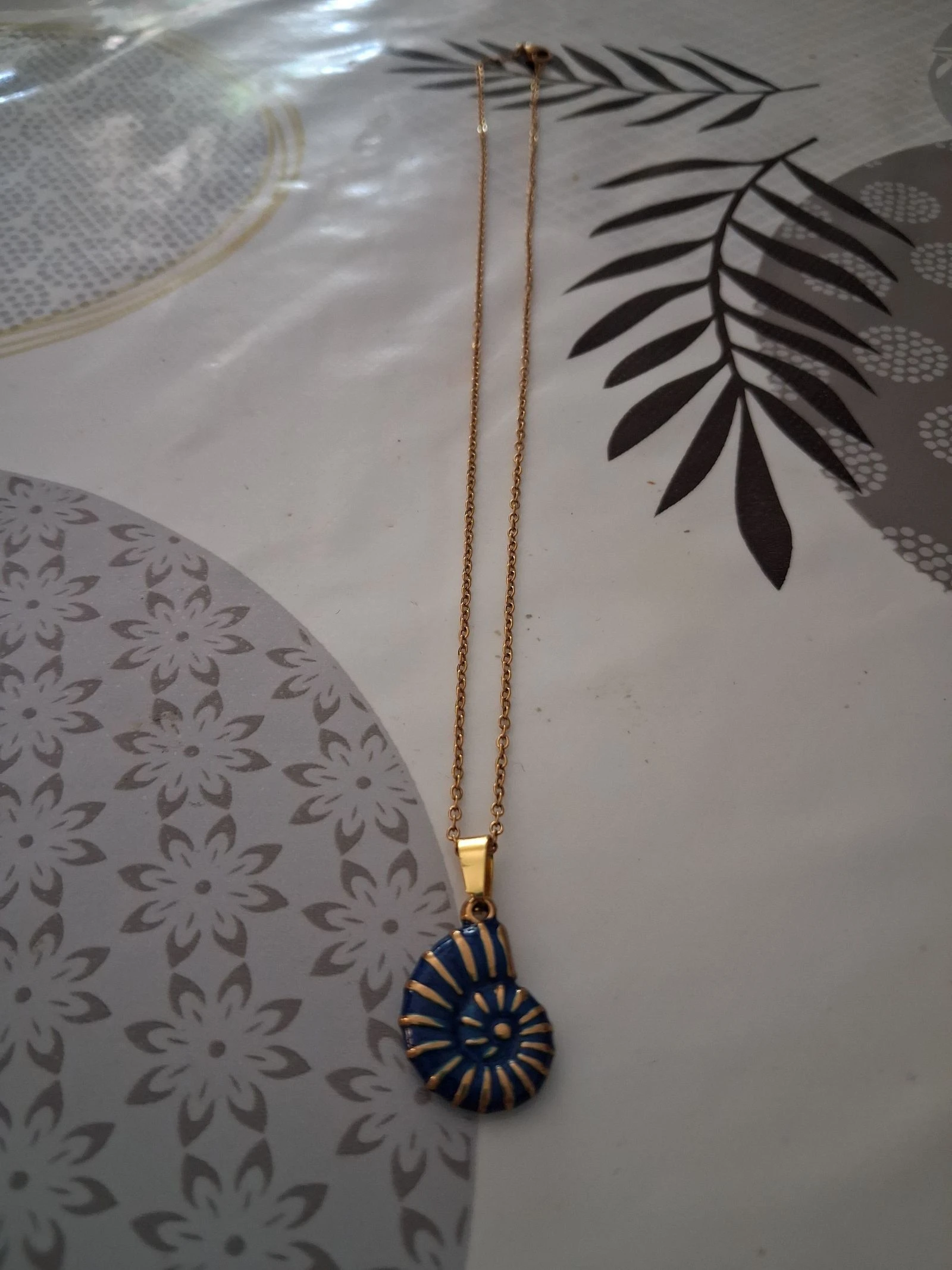 Halsketting met een hanger in de vorm van een schelp – photo 2